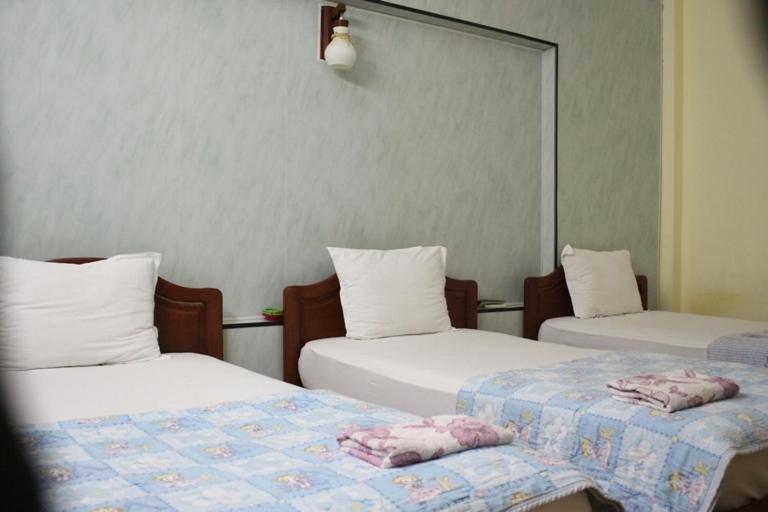 Phong Lan Guesthouse Хюе Номер фото