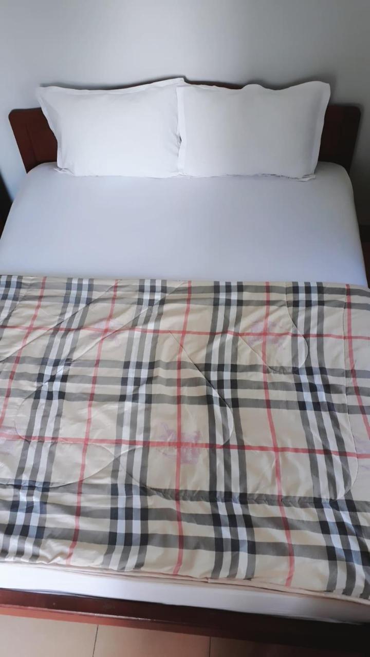 Phong Lan Guesthouse Хюе Екстер'єр фото