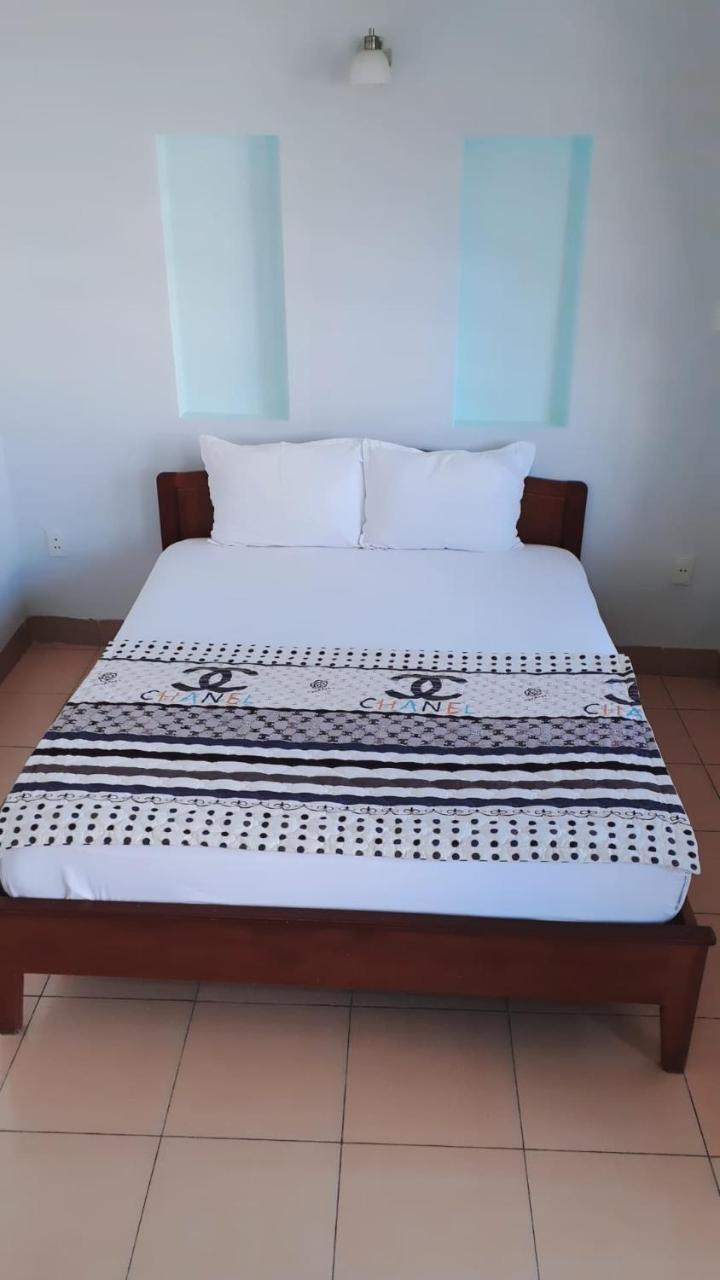 Phong Lan Guesthouse Хюе Екстер'єр фото